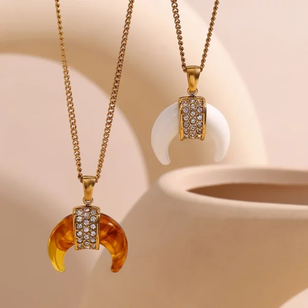 Vintage Stainless Steel 18k Gold Plated Waterproof Resin Amber Horn Zircon Pendant Side Chain Necklace YF3914
